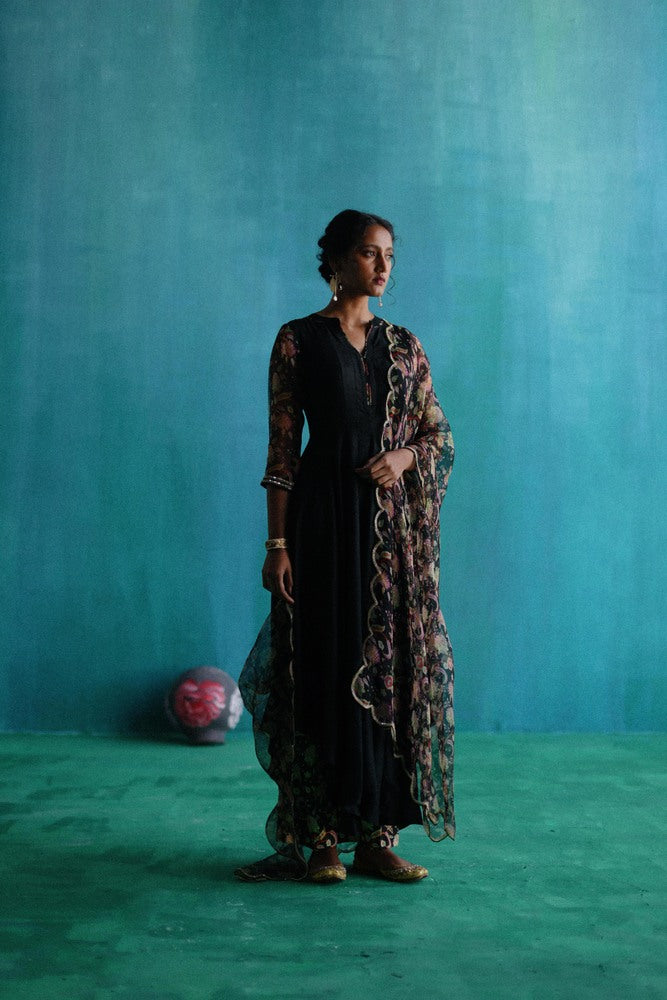 Black bageecha kurta set